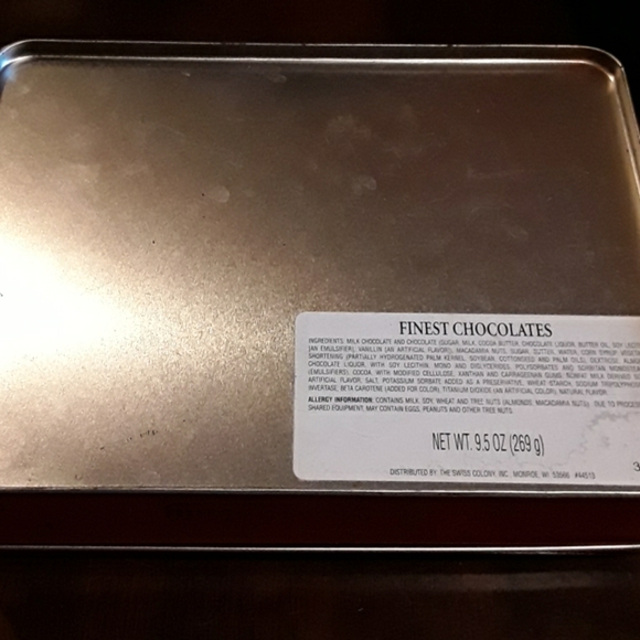 The Swiss Colony Christmas Tin Can. - Picture 2 of 4